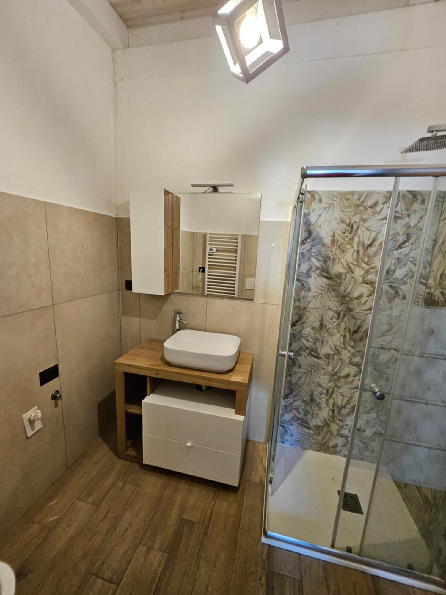 Casa Vacanze Dragona 15 Min Fco 10 Min Ostia Acilia Bilik gambar